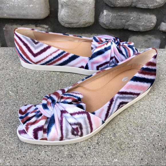 Dr. Scholl's Shoes - 3 🟪 for $40 
Dr Scholl’s Printed Velvet Viv Sneaker NIB 7.5